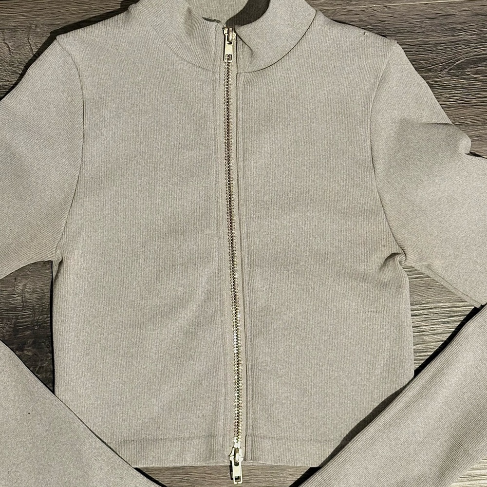 H&M Women's Light Gray Bomber Jacket